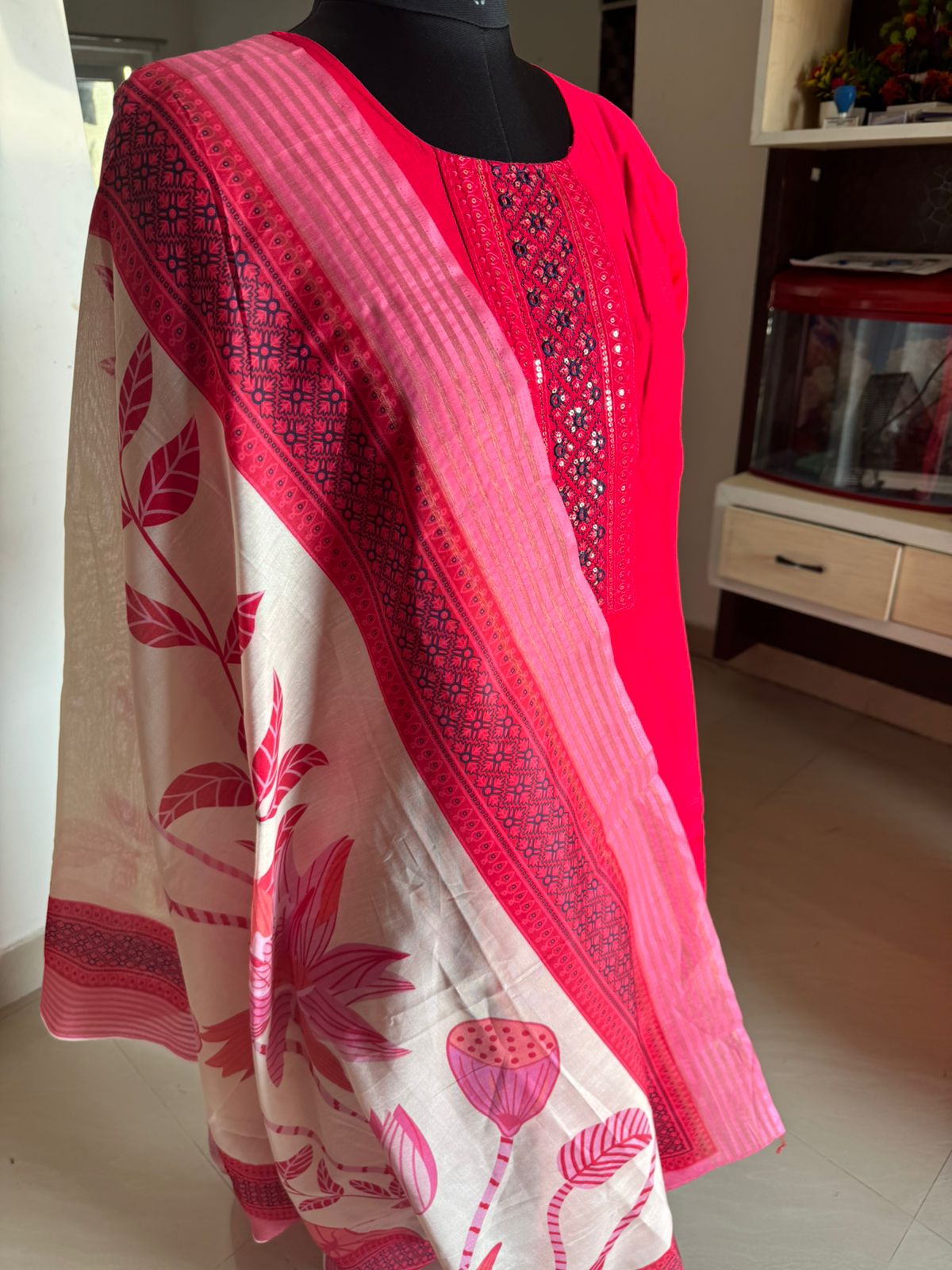 Heavy fancy party ware 3 piece set